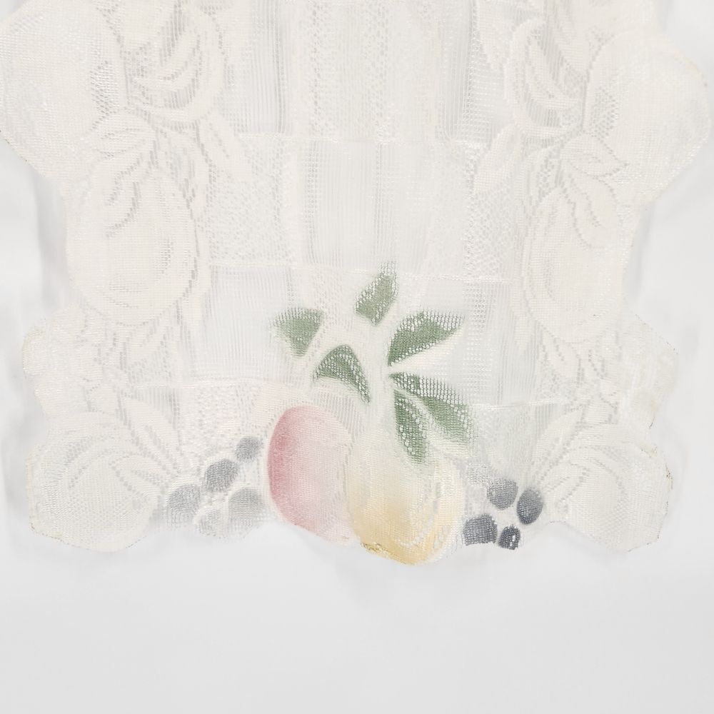 Vtg 44" x 14.5"‎ Lace Fruit Table Runner Rectangle White Cottage Kitschy Country